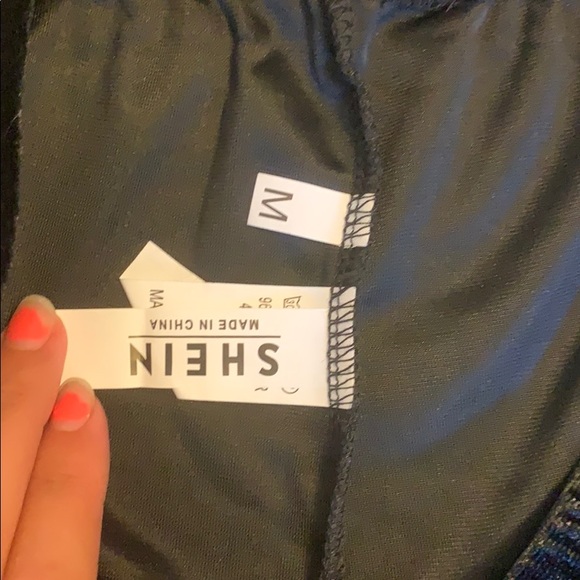 Black velvet shorts - Picture 2 of 4